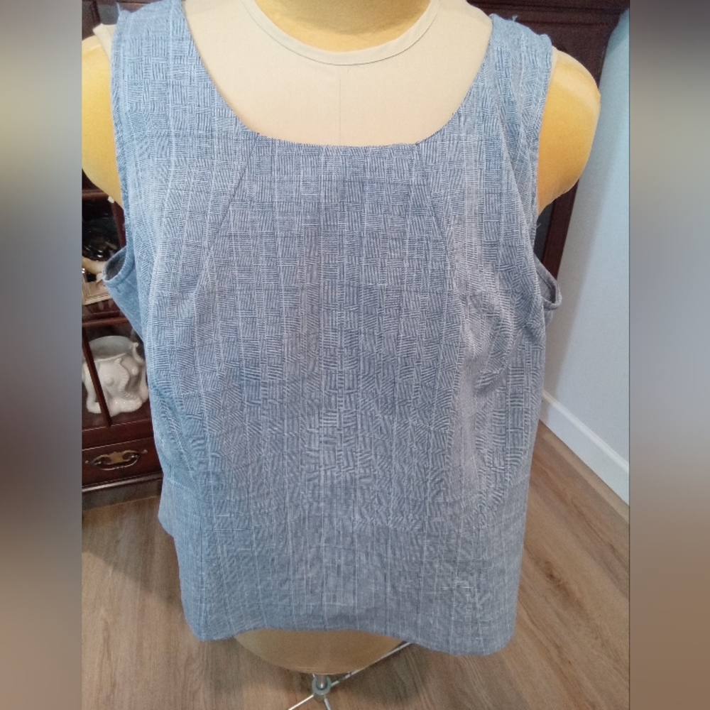 2-$10... Sag Harbor Dress Woman Plus Sz 24W Textured Blue Sleeveless Blouse